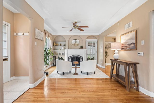 164 Lovejoy Avenue, Waterloo, IA 50701