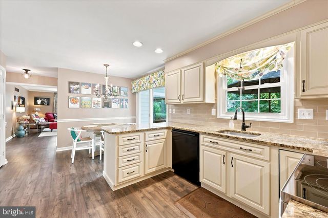 113 WHITNEY DR, Avondale, PA 19311