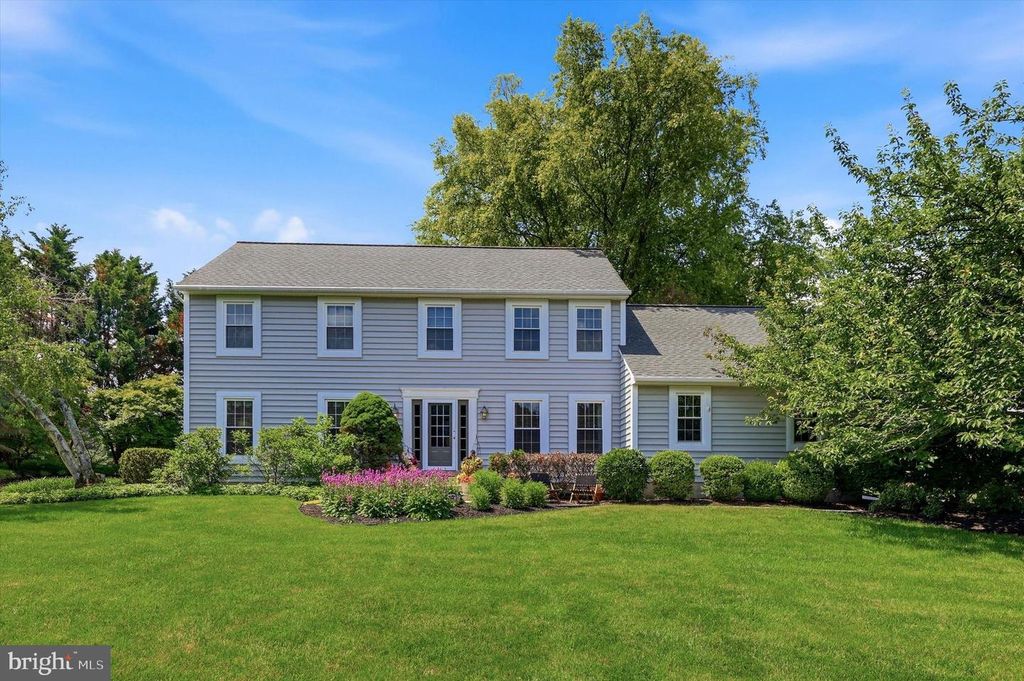 113 WHITNEY DR, Avondale, PA 19311