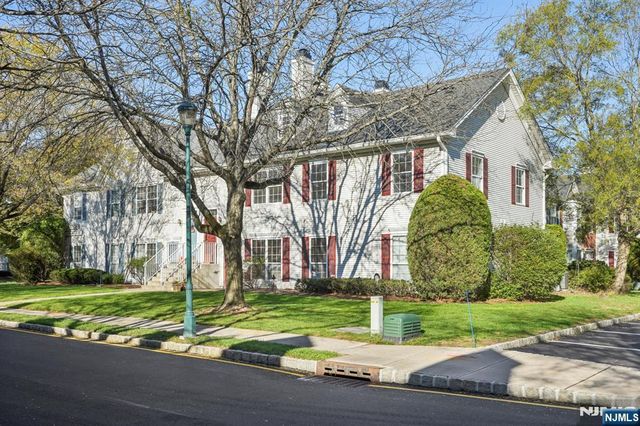 1003 Cumberland Court, Mahwah, NJ 07430