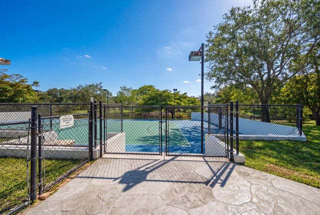 4010 NW 100th Avenue, Coral Springs, FL 33065