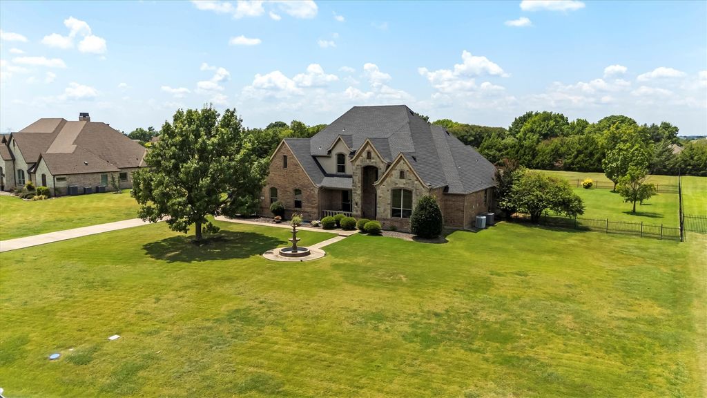 14 Windsor Drive, Mclendon Chisholm, TX 75032