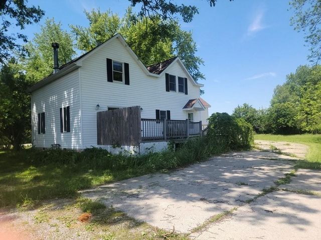 3320 N Sturgeon Road, Midland, MI 48642