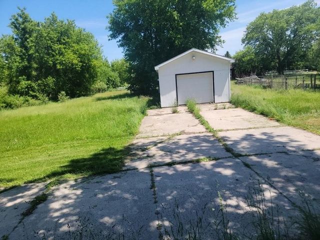 3320 N Sturgeon Road, Midland, MI 48642