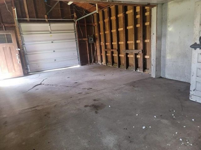3320 N Sturgeon Road, Midland, MI 48642