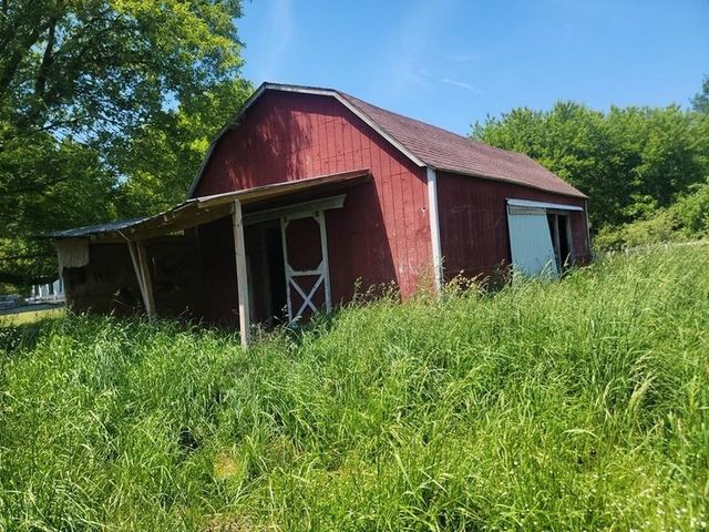 3320 N Sturgeon Road, Midland, MI 48642