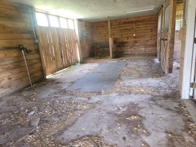 3320 N Sturgeon Road, Midland, MI 48642