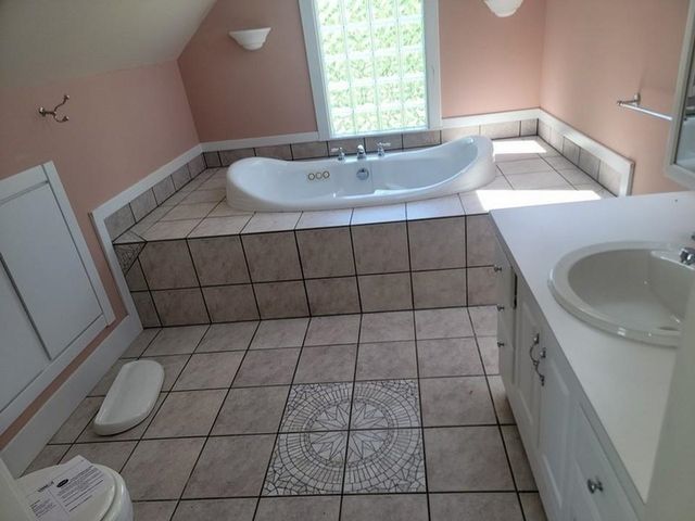 3320 N Sturgeon Road, Midland, MI 48642