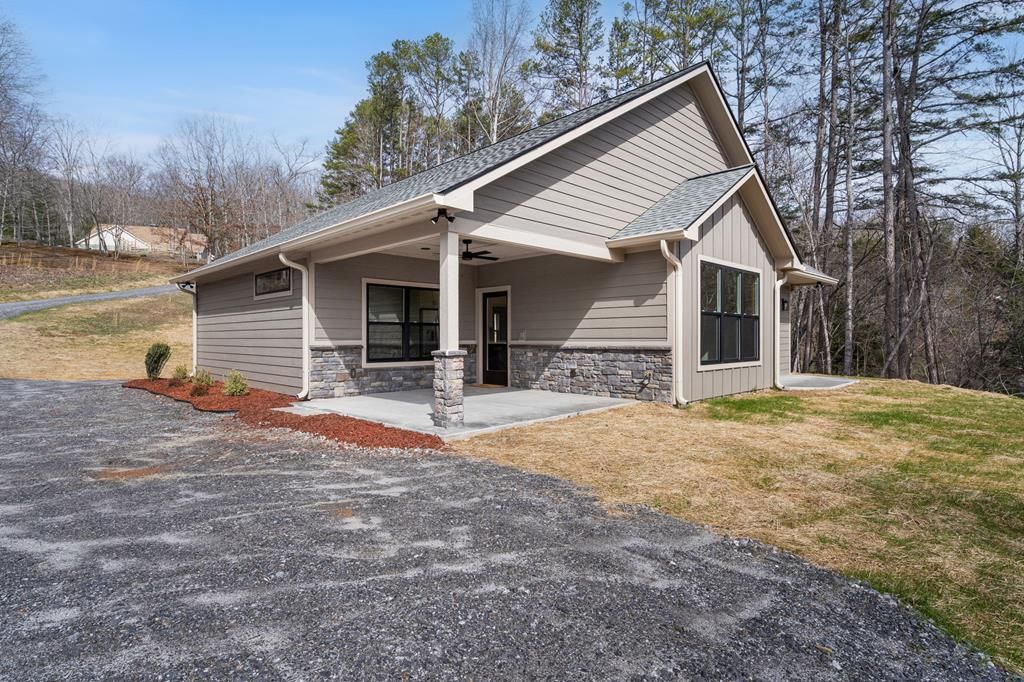 155 Ivy Knob Terrace, Hayesville, NC 28904