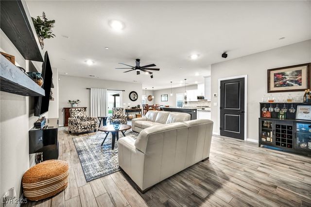 10164 Sweet Holly Place, Las Vegas, NV 89149