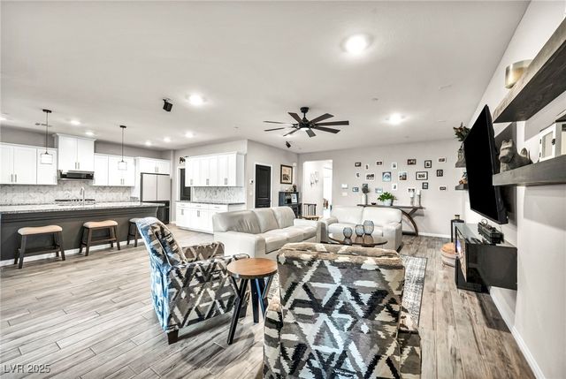 10164 Sweet Holly Place, Las Vegas, NV 89149