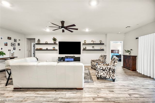 10164 Sweet Holly Place, Las Vegas, NV 89149