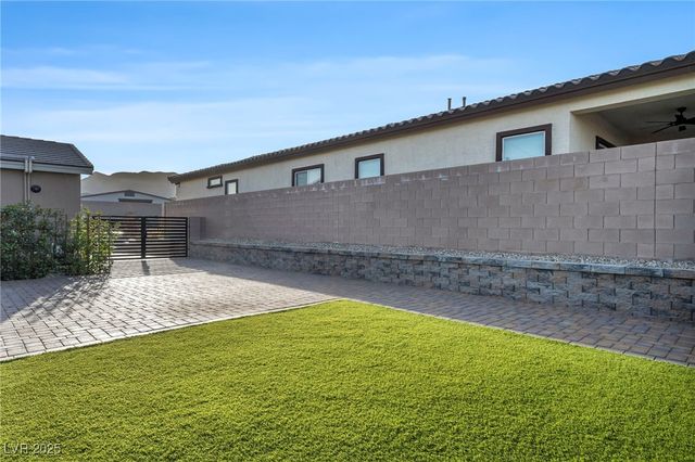 10164 Sweet Holly Place, Las Vegas, NV 89149