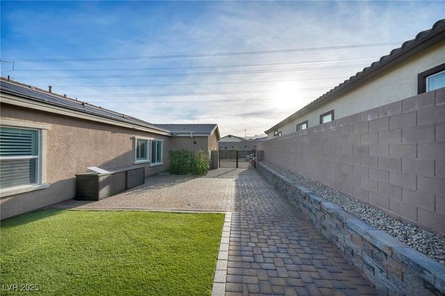 10164 Sweet Holly Place, Las Vegas, NV 89149