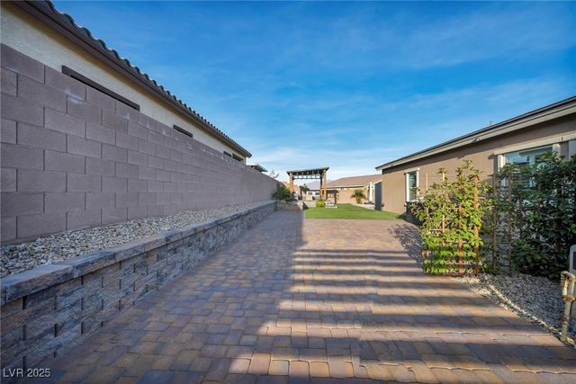 10164 Sweet Holly Place, Las Vegas, NV 89149