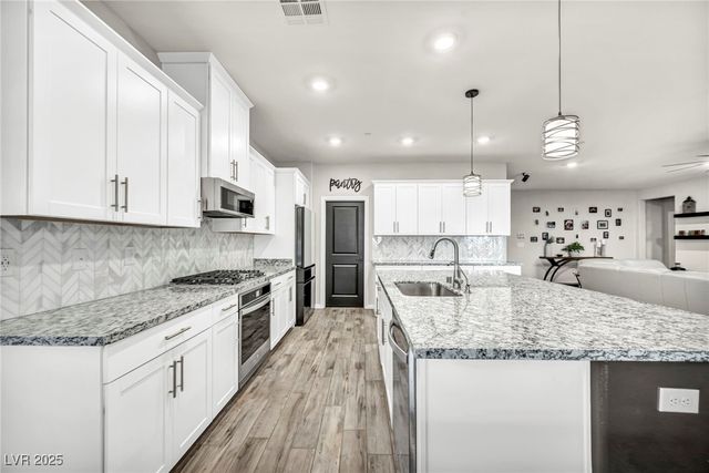 10164 Sweet Holly Place, Las Vegas, NV 89149