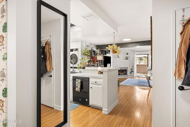 517 Artisan Road, Newbury Park, CA 91320