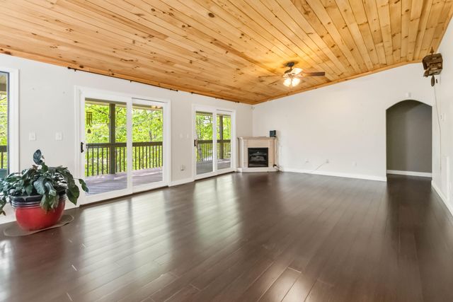 1597 Fisherman Cove Road, London, KY 40741