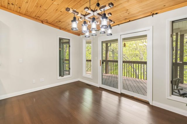 1597 Fisherman Cove Road, London, KY 40741