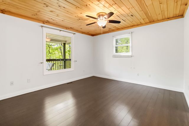 1597 Fisherman Cove Road, London, KY 40741