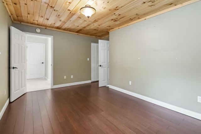 1597 Fisherman Cove Road, London, KY 40741