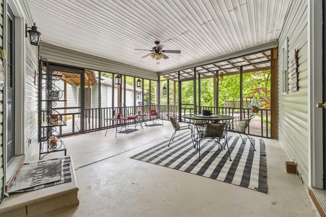 1597 Fisherman Cove Road, London, KY 40741