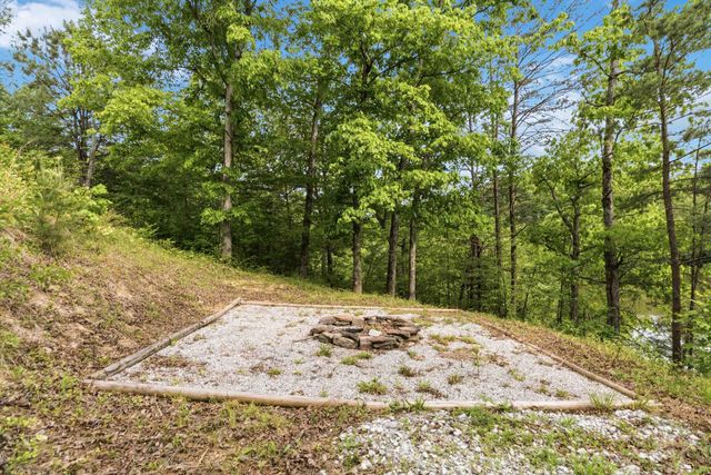 1597 Fisherman Cove Road, London, KY 40741