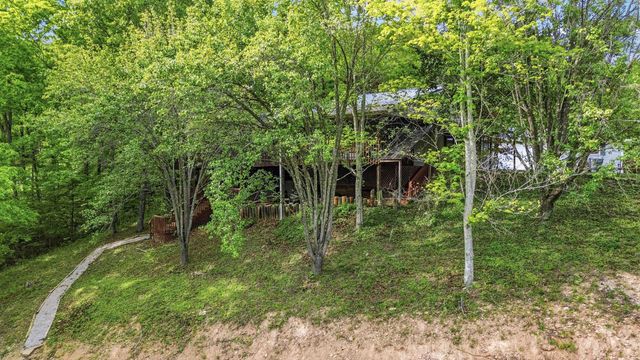 1597 Fisherman Cove Road, London, KY 40741