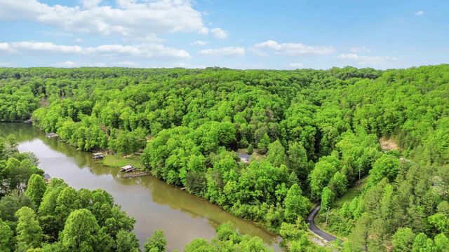 1597 Fisherman Cove Road, London, KY 40741