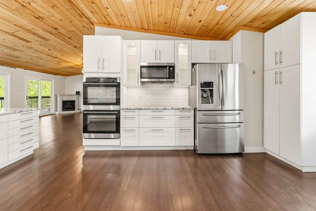 1597 Fisherman Cove Road, London, KY 40741