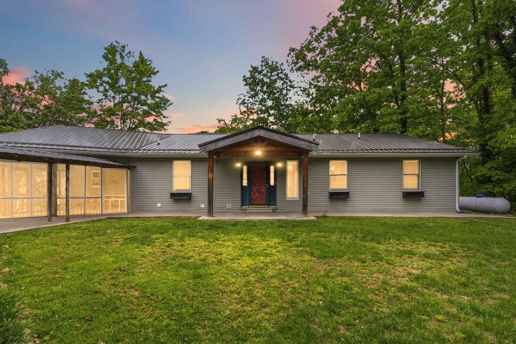 1597 Fisherman Cove Road, London, KY 40741