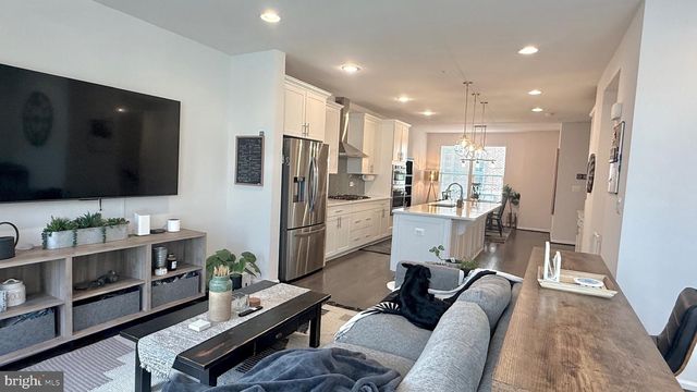 1205 BERRY ST, Baltimore, MD 21211