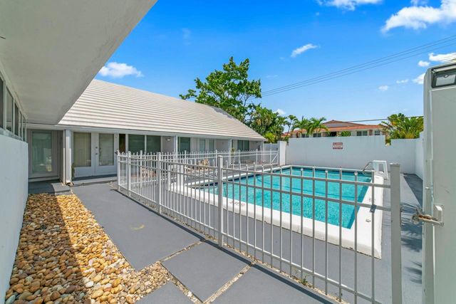 1951 NE 51st Street 1, Fort Lauderdale, FL 33308