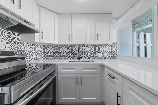 1951 NE 51st Street 1, Fort Lauderdale, FL 33308