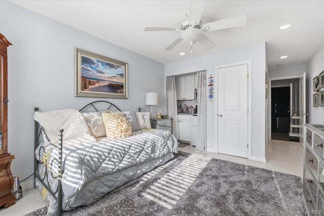 627 Oceanfront A, Long Beach, NY 11561