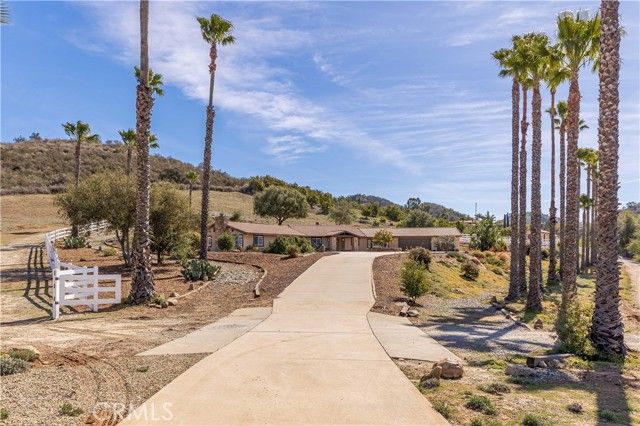 45400 Via Vaquero, Temecula, CA 92590