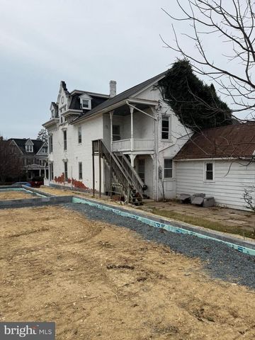 145 W W MAIN STREET, Waynesboro, PA 17268