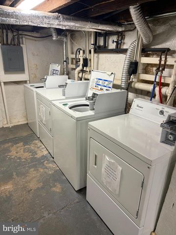 145 W W MAIN STREET, Waynesboro, PA 17268