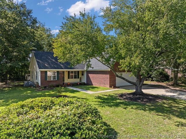 5617 Finish Line Drive, Hope Mills, NC 28348
