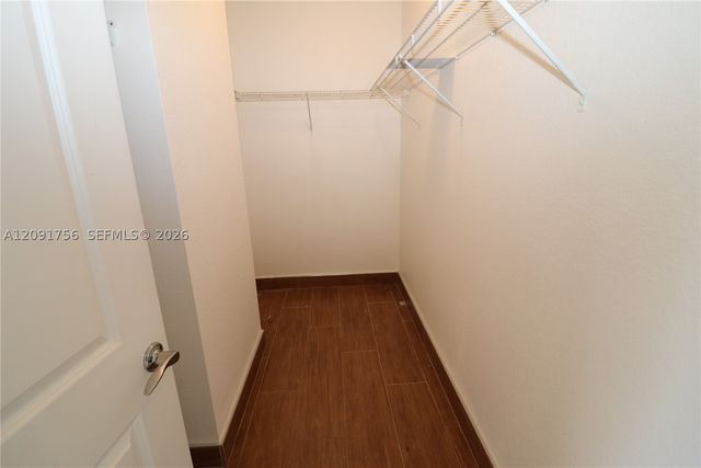 605 NE 28th St 3, Wilton Manors, FL 33334