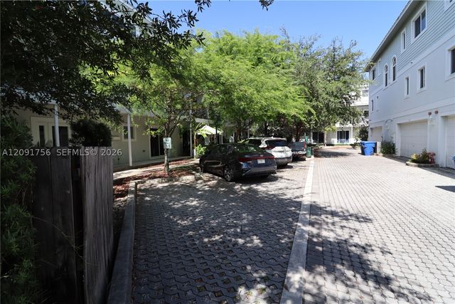 605 NE 28th St 3, Wilton Manors, FL 33334