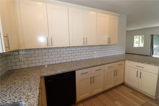 605 NE 28th St 3, Wilton Manors, FL 33334
