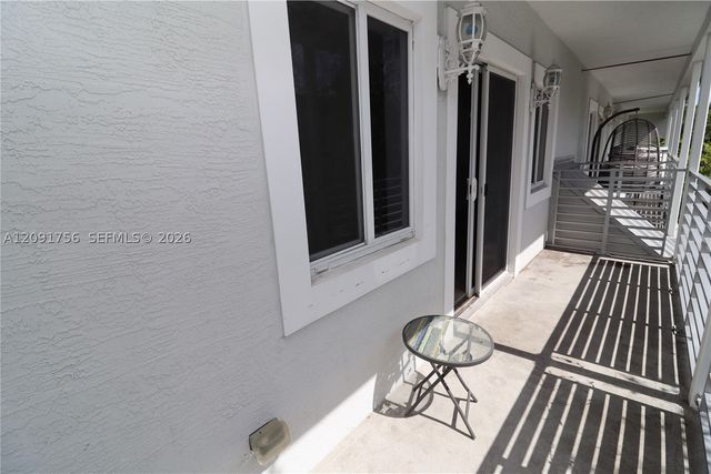 605 NE 28th St 3, Wilton Manors, FL 33334