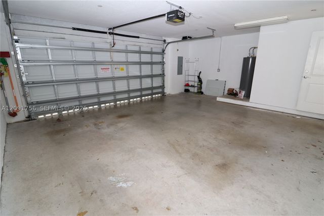605 NE 28th St 3, Wilton Manors, FL 33334