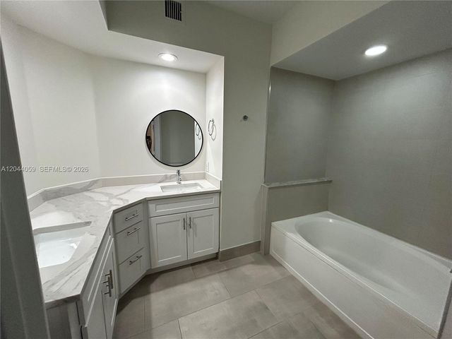 3225 NE 184th St 10106, Aventura, FL 33160