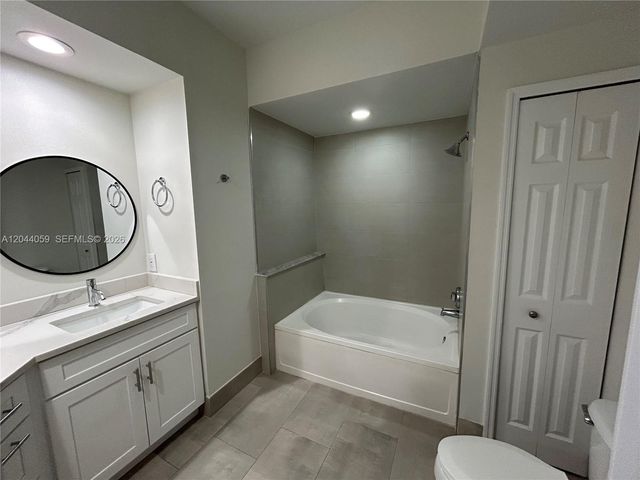 3225 NE 184th St 10106, Aventura, FL 33160