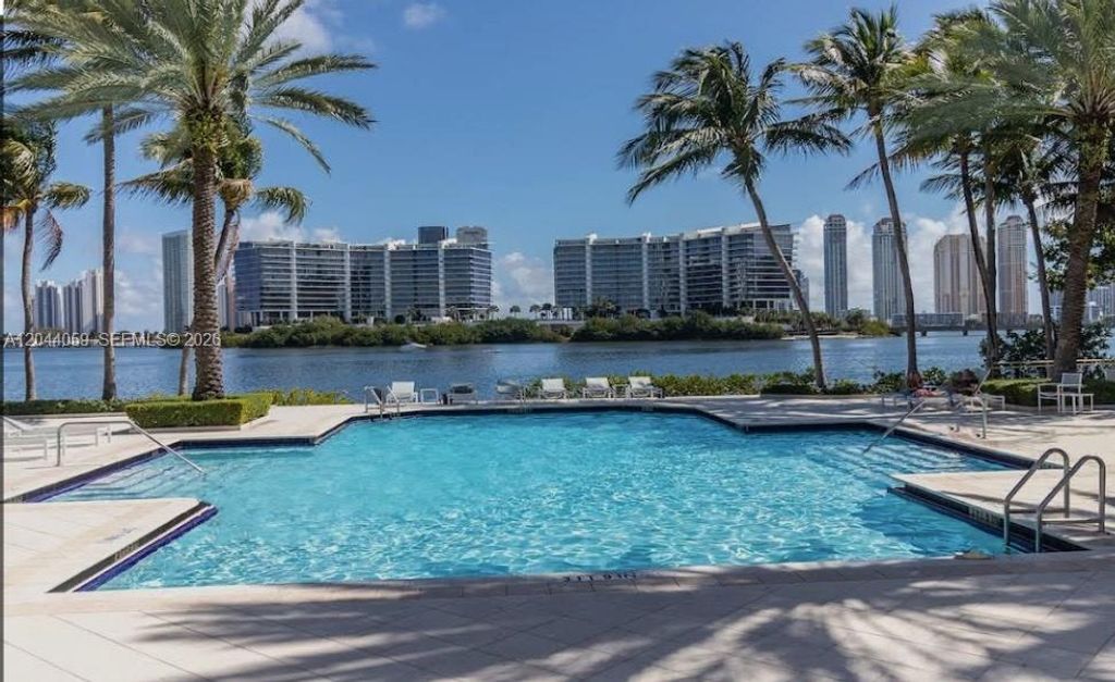 3225 NE 184th St 10106, Aventura, FL 33160