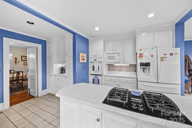 9 S Central Avenue, Belmont, NC 28012