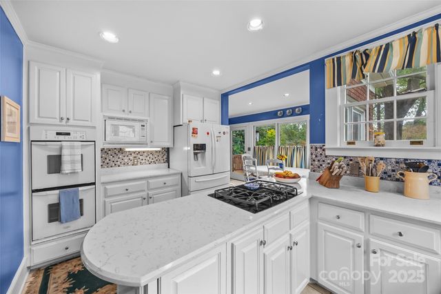 9 S Central Avenue, Belmont, NC 28012