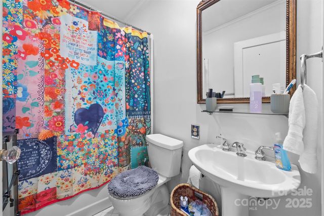 9 S Central Avenue, Belmont, NC 28012